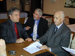 Dieter Baral, Werner Vhringer und Pfarrer i. R. Hans Felder; v. links (Foto: Archiv GHV 2002)