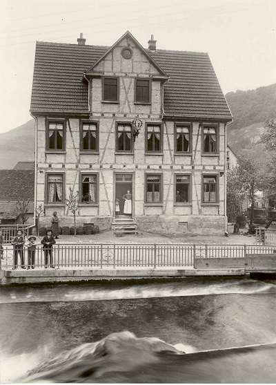 Die "neue Krone von Wagner Ludwig Haid" 1905 in der Rathausstrae  (Foto: privat)