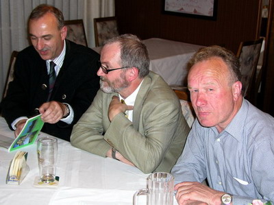 Neuer Beisitzer: Berthold Hartstein (mitte) im Gespräch mit Matthäus Felder (links) und Richard Tröster (Foto: Archiv GHV 2007)