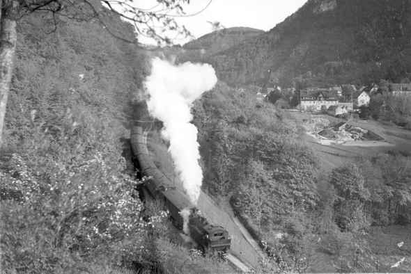 Echaztalbahn auf der Steilstrecke Honau-Traifelberg