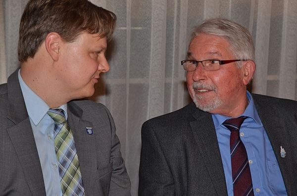Bürgermeister Peter Nußbaum (links) löste Werner Vöhringer an der Spitze des Lichtensteiner Geschichts- und Heimatvereins ab. Foto: PR